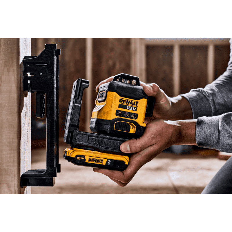 Mega combo per a plaques de guix: tornavís DCF620 + martell DCH133 + nivell DCLE34031N + 2 bateries de 18 V DeWalt