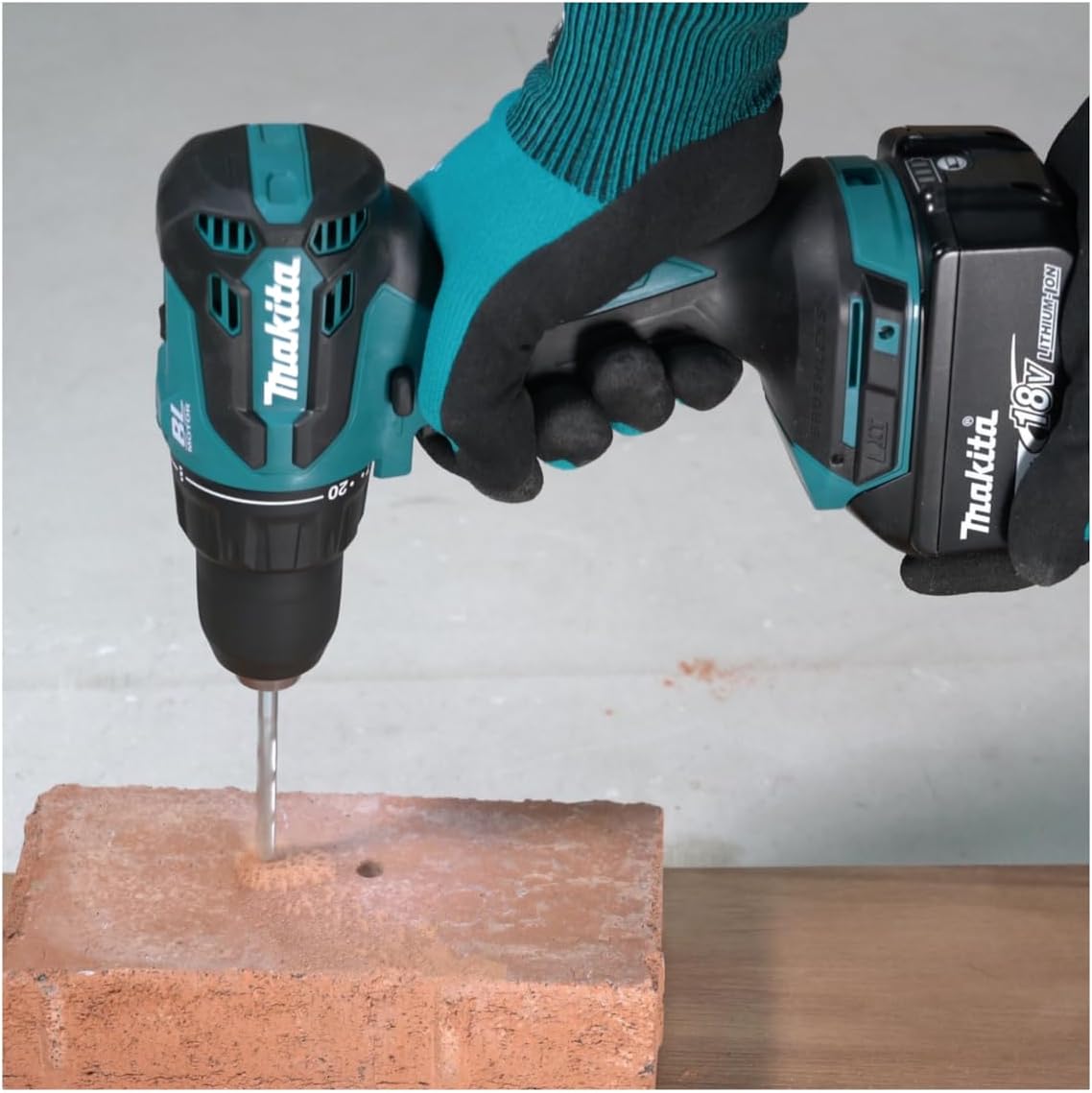 Trepant combinat BL 18V LXT amb 2 bateries de 3Ah + Carregador + Maletí Makita DHP490SFJ