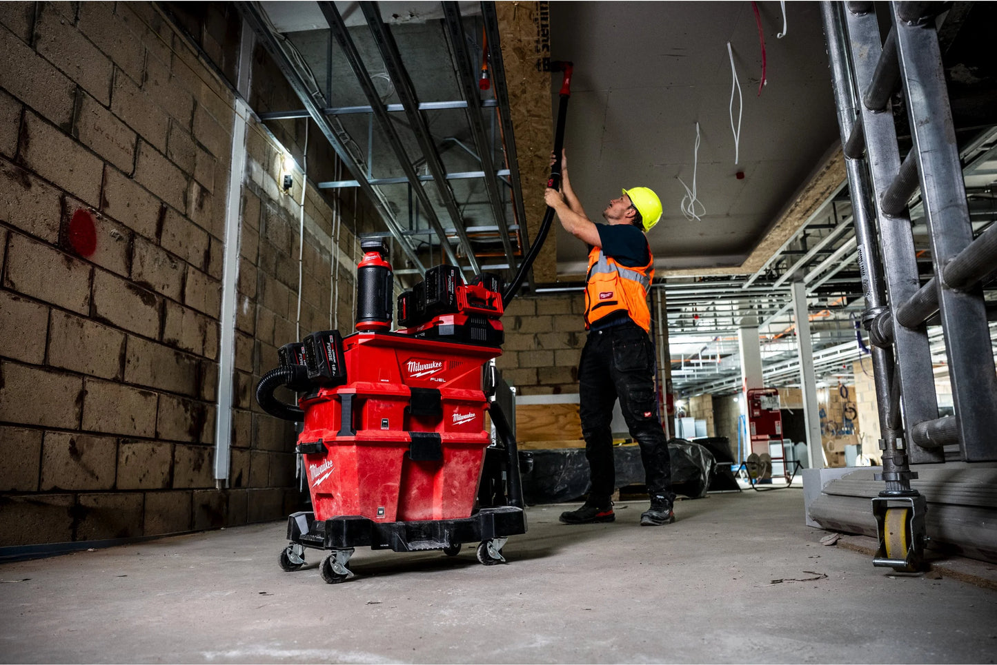 Altaveu M12 amb Bluetooth compatible amb el Packout Milwaukee M12 SPEJSG2-0