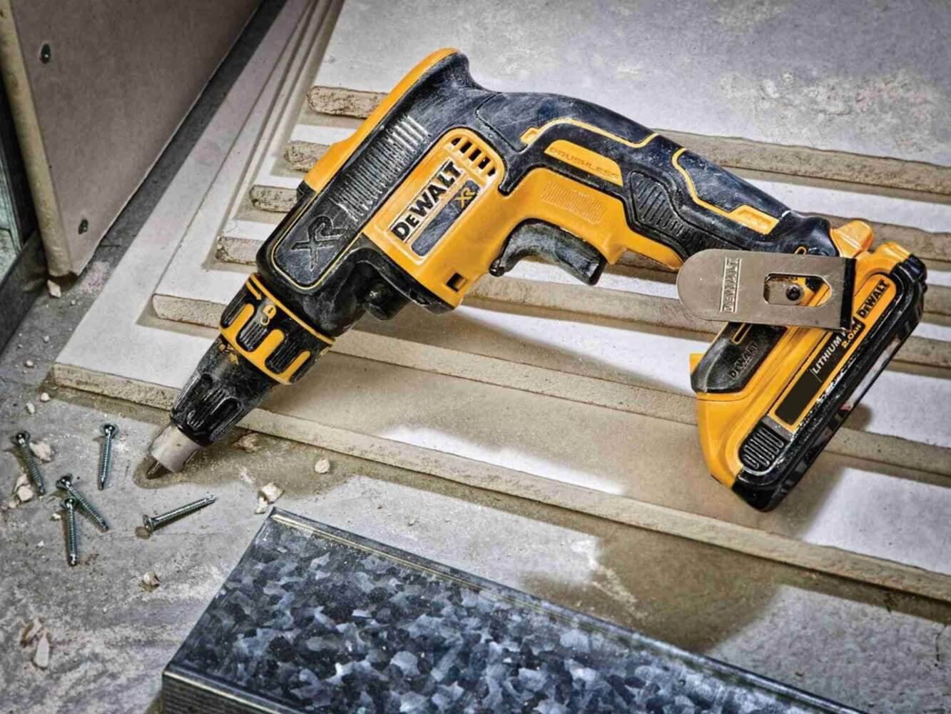 Combo de tornavís per a plaques de guix DCF620 + 2 bateries de 2Ah + làser DW088CG + motxilla Dewalt CPROF593