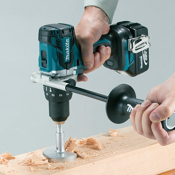 Kit combinat de trepant percutor DHP481RTJ + clau d’impacte DTW700Z 18V amb 2 bateries de 5,0Ah i maletí Makita DLX2480TJ2