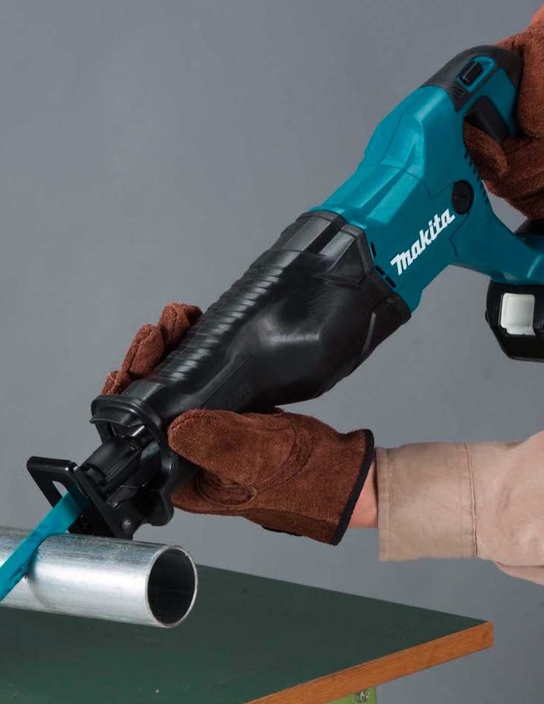 Kit Makita amb 10 eines + 3 bateries + carregador + 2 bosses DLX1071BL3