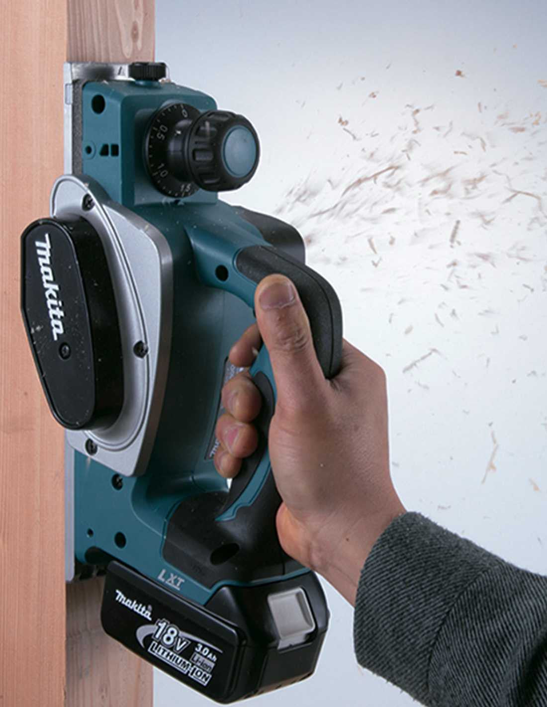 Kit Makita amb 10 eines + 3 bateries de 3 Ah + carregador + 2 bosses DLX1080BL3