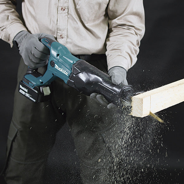 Kit Makita amb 10 eines + 3 bateries de 3 Ah + carregador + 2 bosses DLX1080BL3