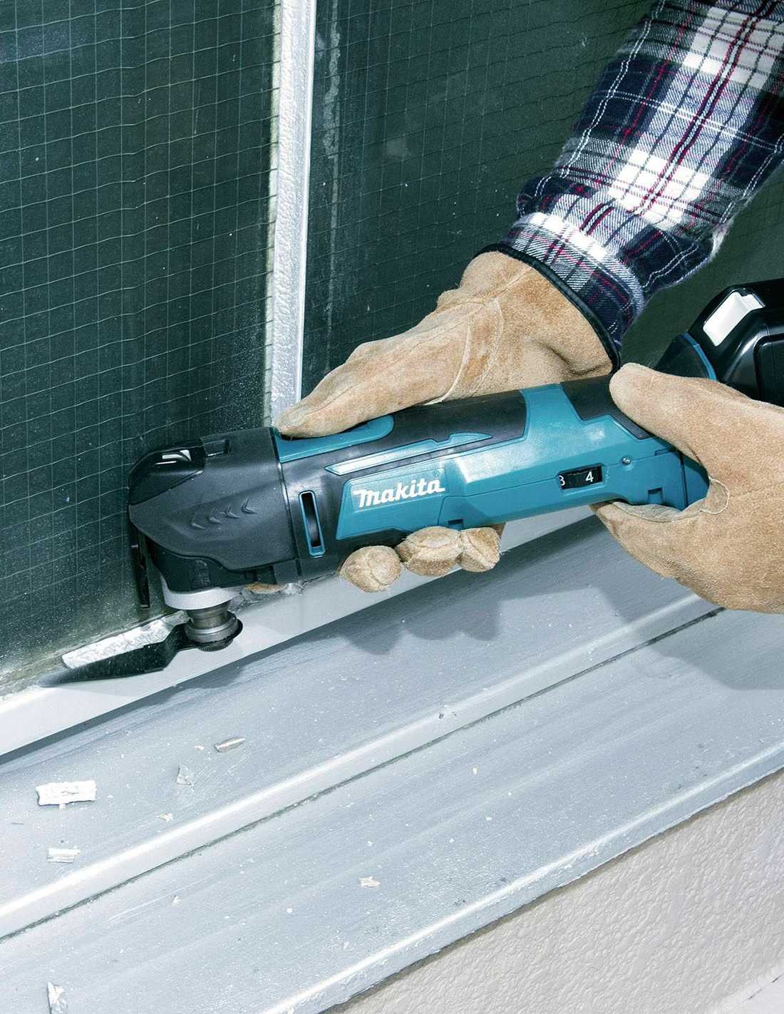 Kit Makita amb 10 eines + 3 bateries + carregador + 2 bosses DLX1043BL3