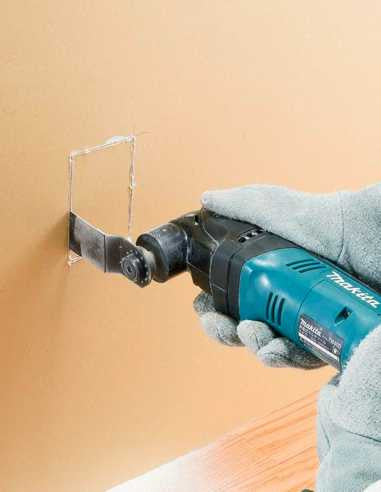 Kit Makita amb 9 eines + 3 bateries de 5.0 Ah + carregador + 2 bosses DLX9243BL3