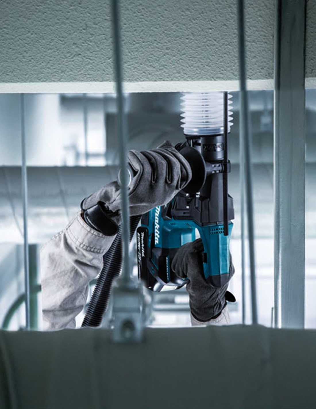 Kit Makita de 6 eines + 2 bateries de 5 Ah + carregador + 2 bosses LXT600 DLX6186BL2