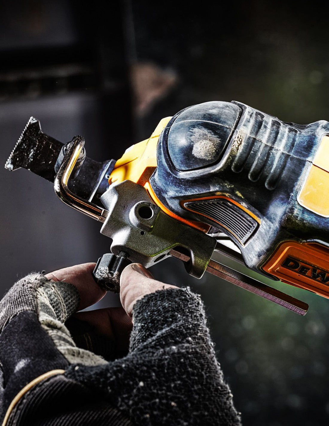Kit Dewalt amb 8 eines + 3 bateries de 5Ah + carregador DCB1104 + 4xTSTAK VI DCK869P3