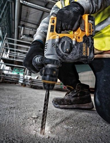 Kit Dewalt de 7 eines + 3 bateries de 5 Ah + carregador DCB1104 + 4×Tstak VI Kit DCK767P3