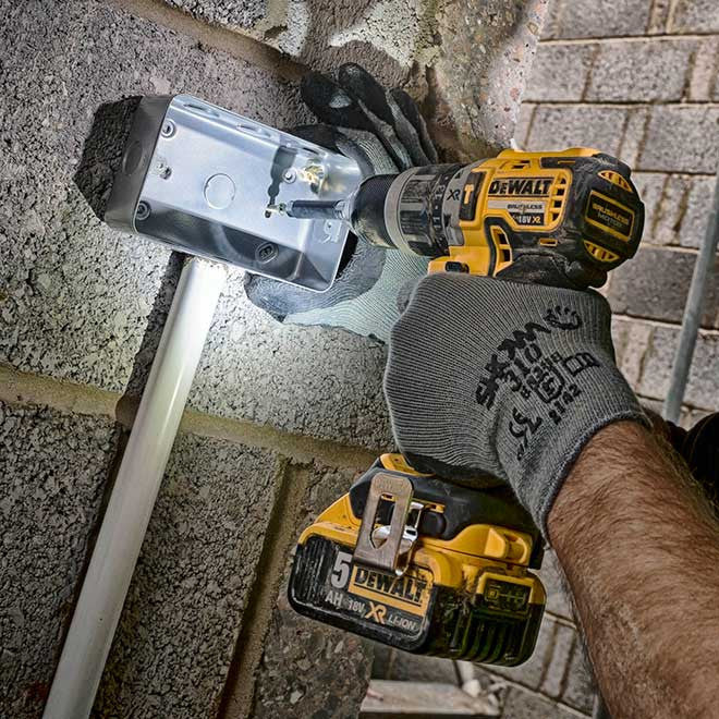 Kit DeWalt de 4 eines + 2 bateries de 5 Ah + carregador DCB1104 + 2 × TSTAK VI Kit DCK470P2