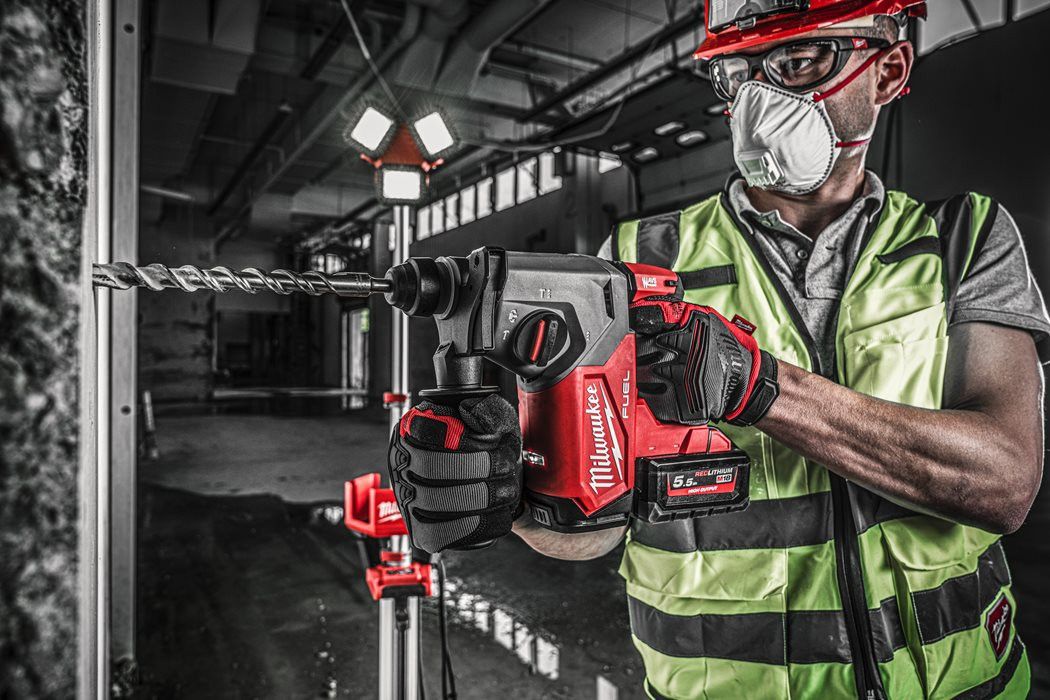 Powerpack de 5 eines + 2 bateries de 5.0Ah + carregador + bossa Milwaukee M18 PP5B-502B