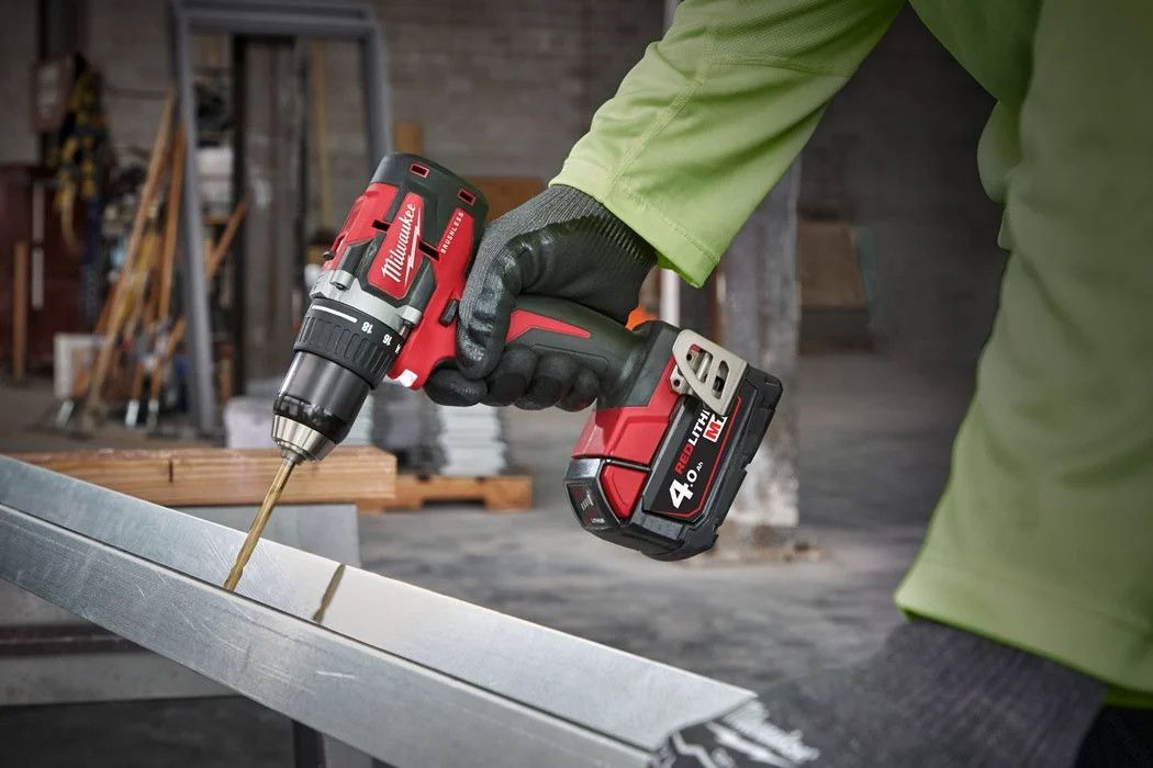 Powerpack de 5 eines + 2 bateries de 5.0Ah + carregador + bossa Milwaukee M18 PP5B-502B