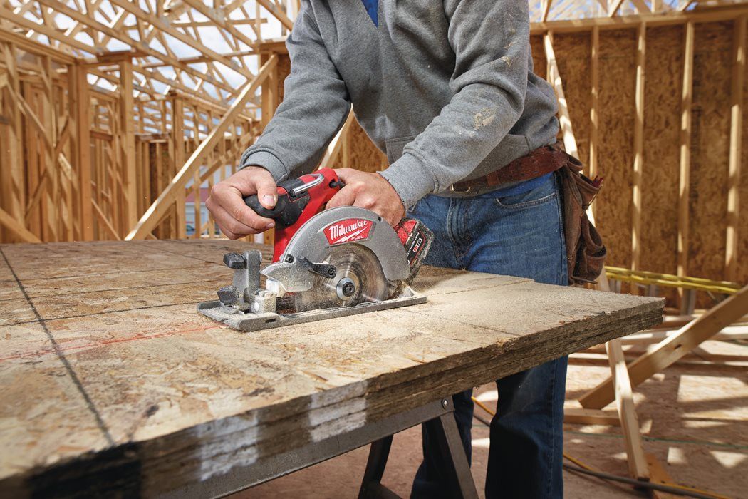 Powerpack de 5 eines + 2 bateries de 5.0Ah + carregador + bossa Milwaukee M18 PP5B-502B