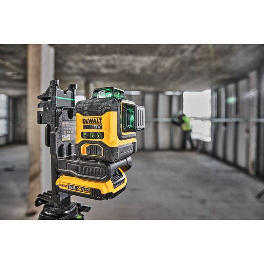 Nivell làser autonivellant verd de 3 línies de 360° amb bateria de 18V Li-Ion 2Ah Dewalt DCLE34031D1