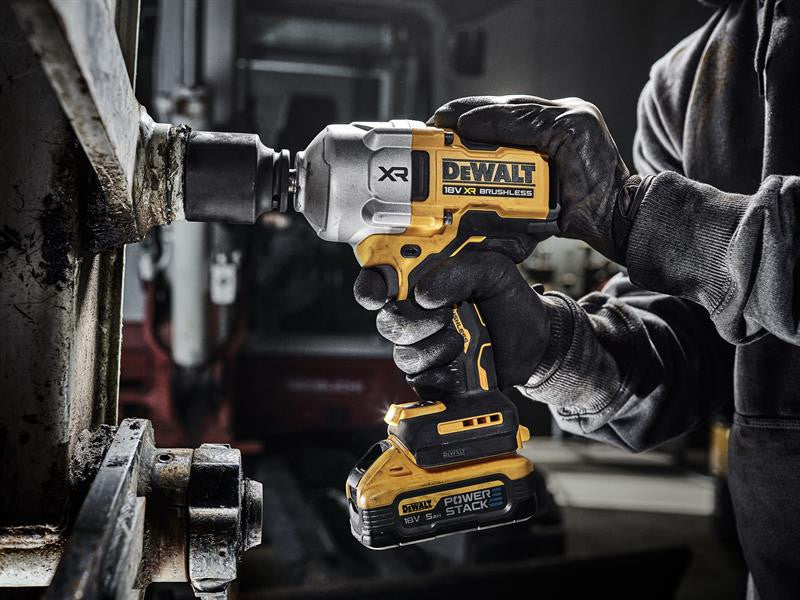 Kit Dewalt amb 12 eines + 3 bateries de 5Ah + carregador DCB1104 + 4xTSTAK DCK121P3