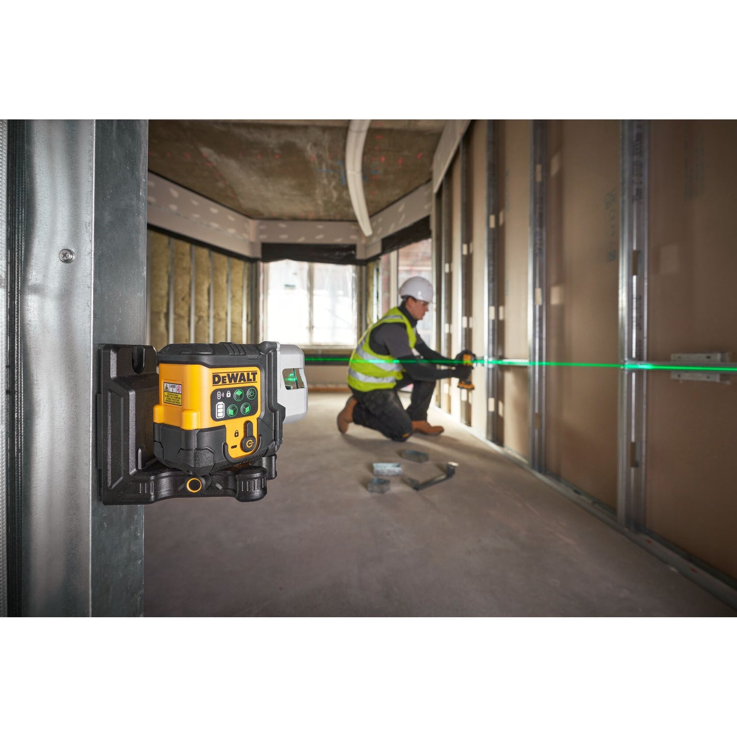 Nivell làser autonivellant verd USB-C de 3 línies de 180º Dewalt DCLE14301GB