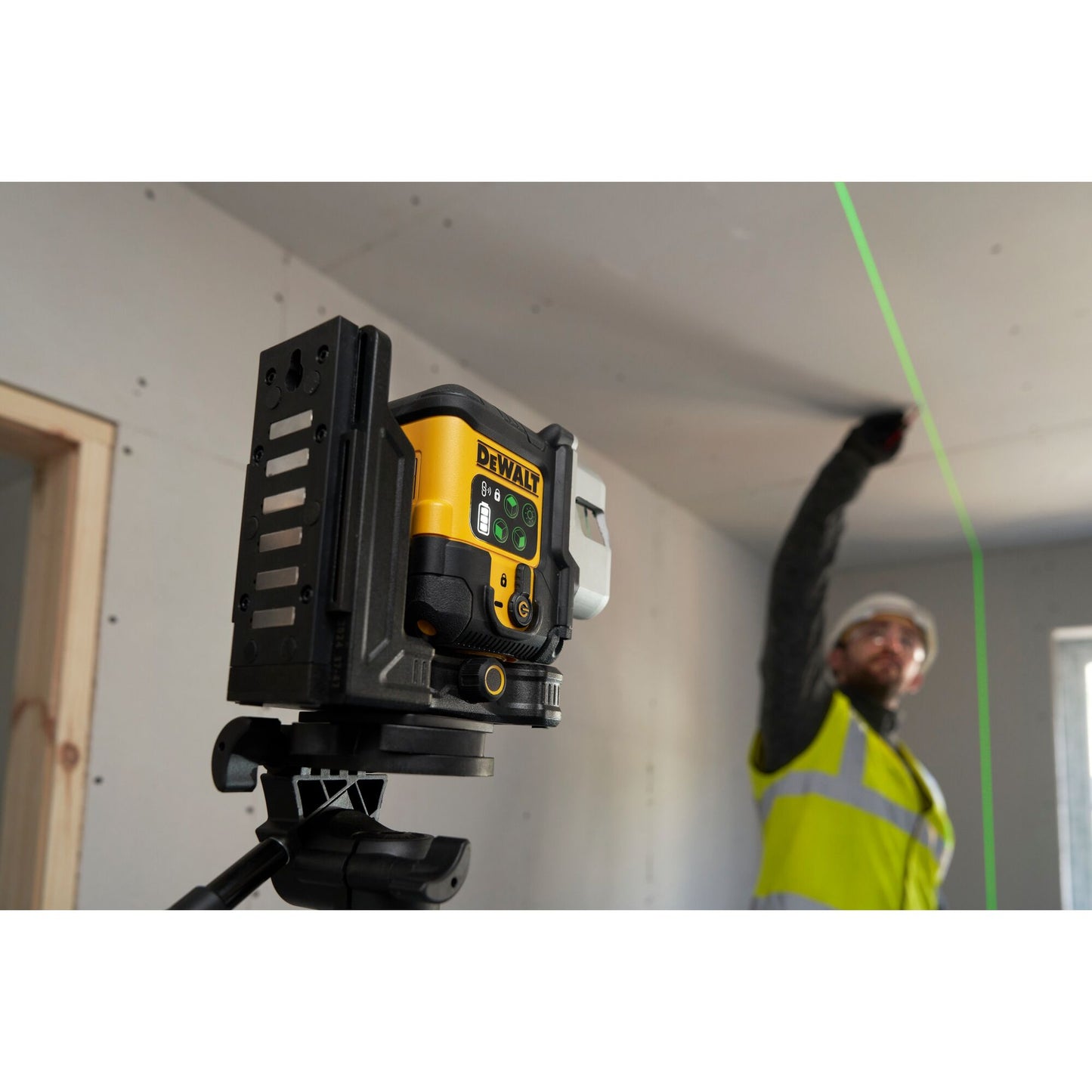 Nivell làser autonivellant verd USB-C de 3 línies de 180º Dewalt DCLE14301GB