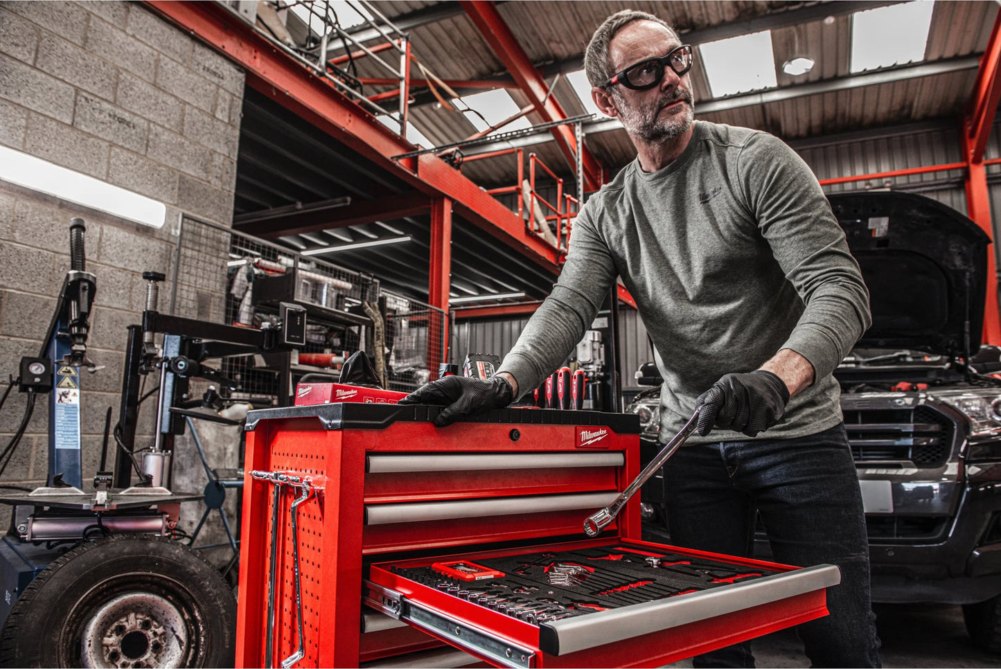 Carro d’eines amb 7 calaixos Toolguard de 69 cm Milwaukee