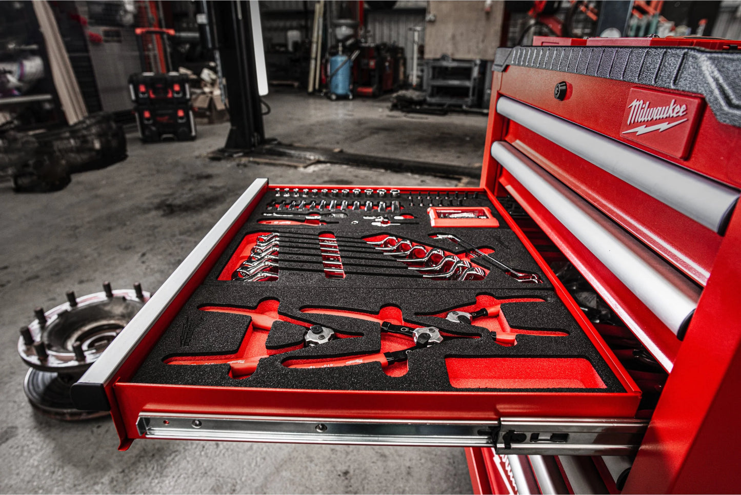 Carro d’eines amb 7 calaixos Toolguard de 69 cm Milwaukee