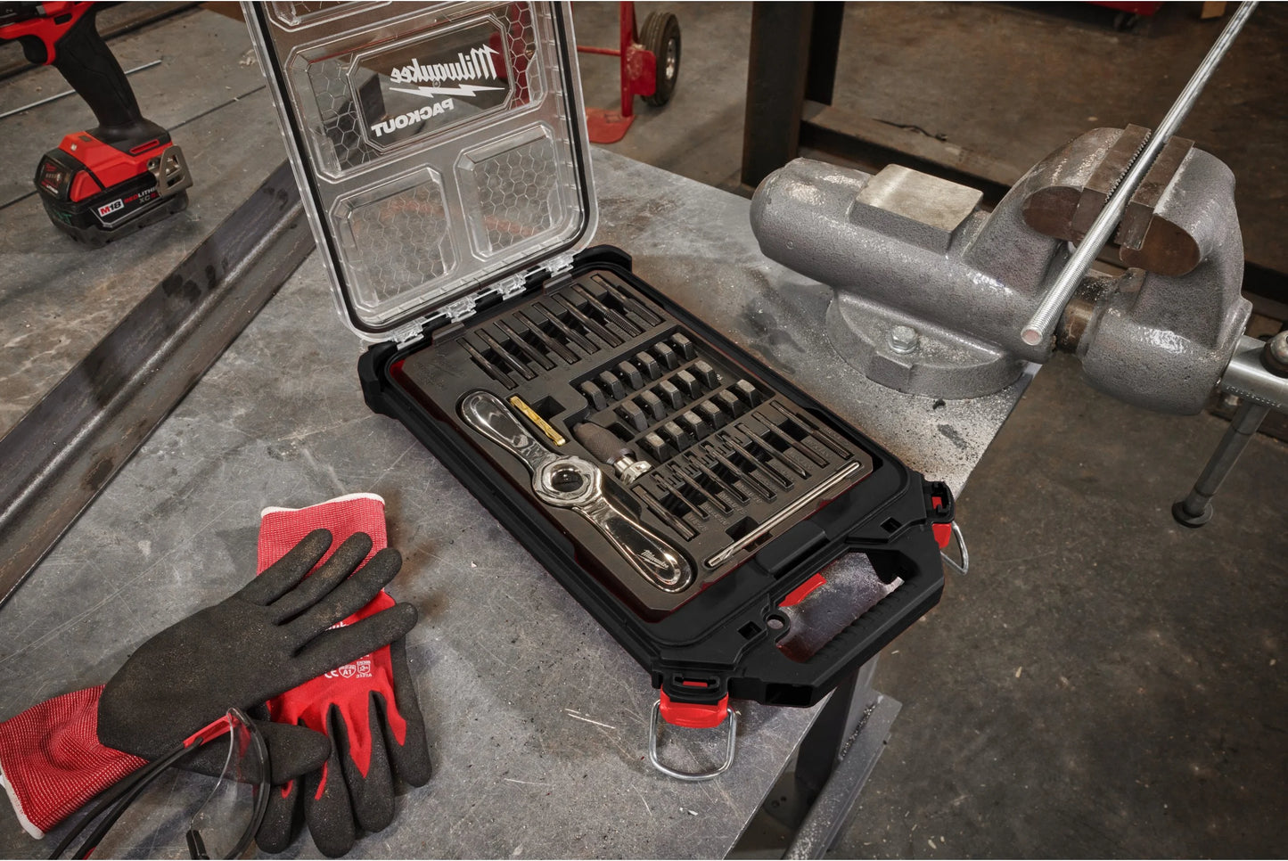 Joc de 38 peces de mascles i matrius Milwaukee Packout