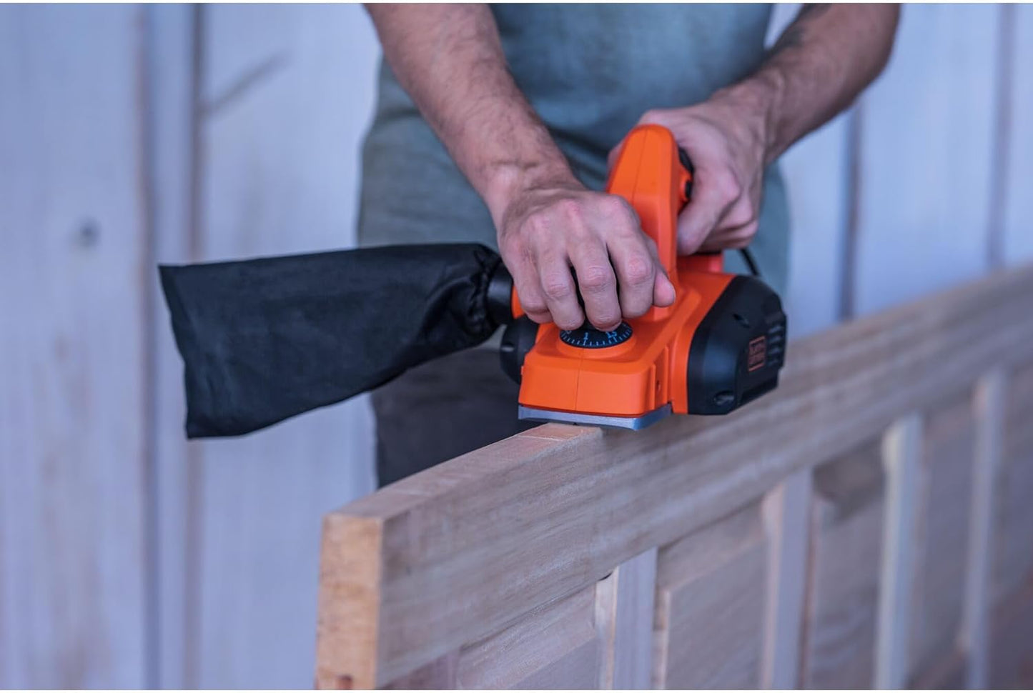Raspall elèctric 710W Black+Decker BEW712-QS