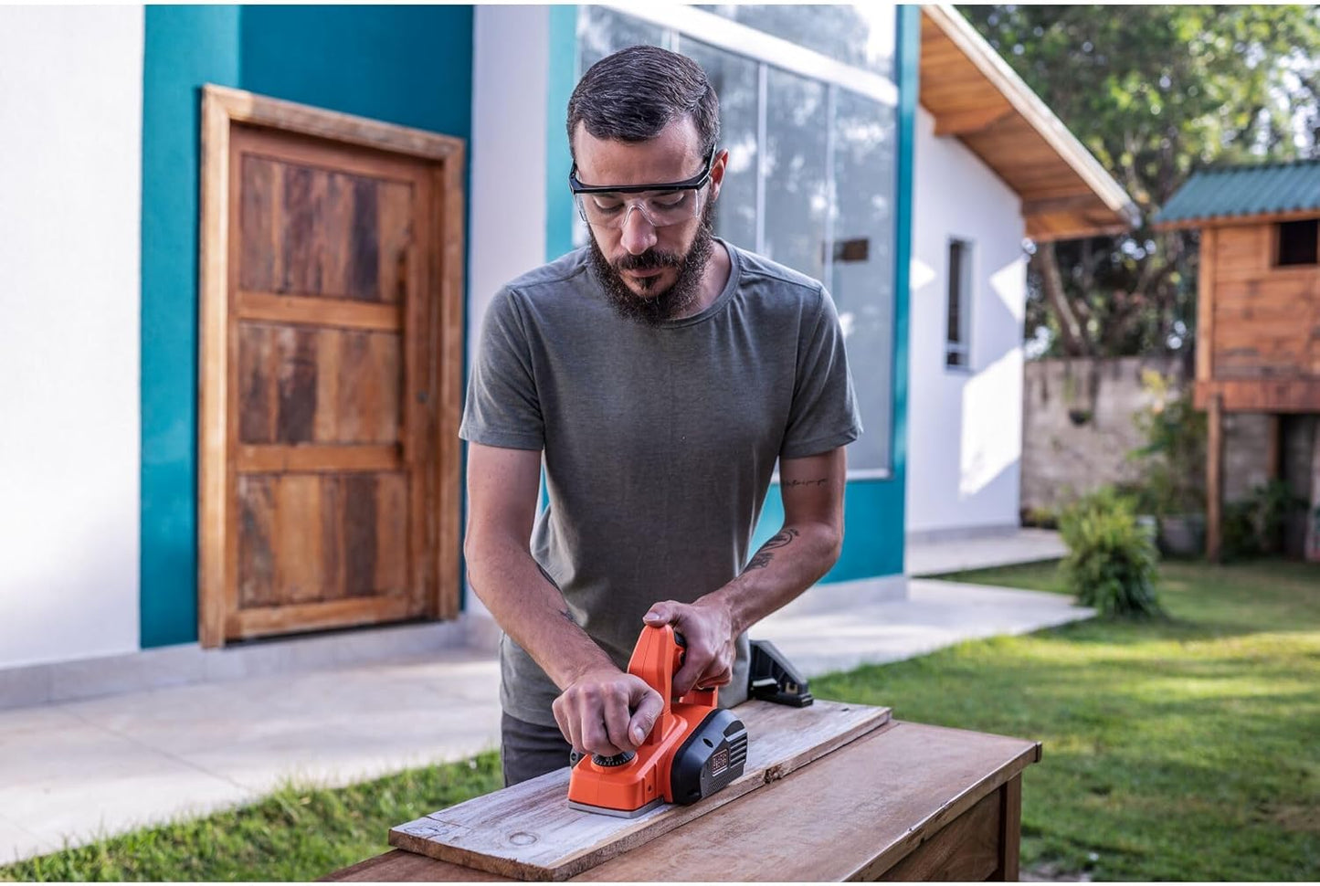 Raspall elèctric 710W Black+Decker BEW712-QS
