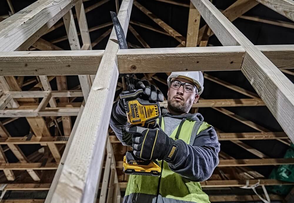 Mini serra de sabre sense escombretes 18V amb 2 bateries de 2.0Ah i maletí Dewalt DCS369D2