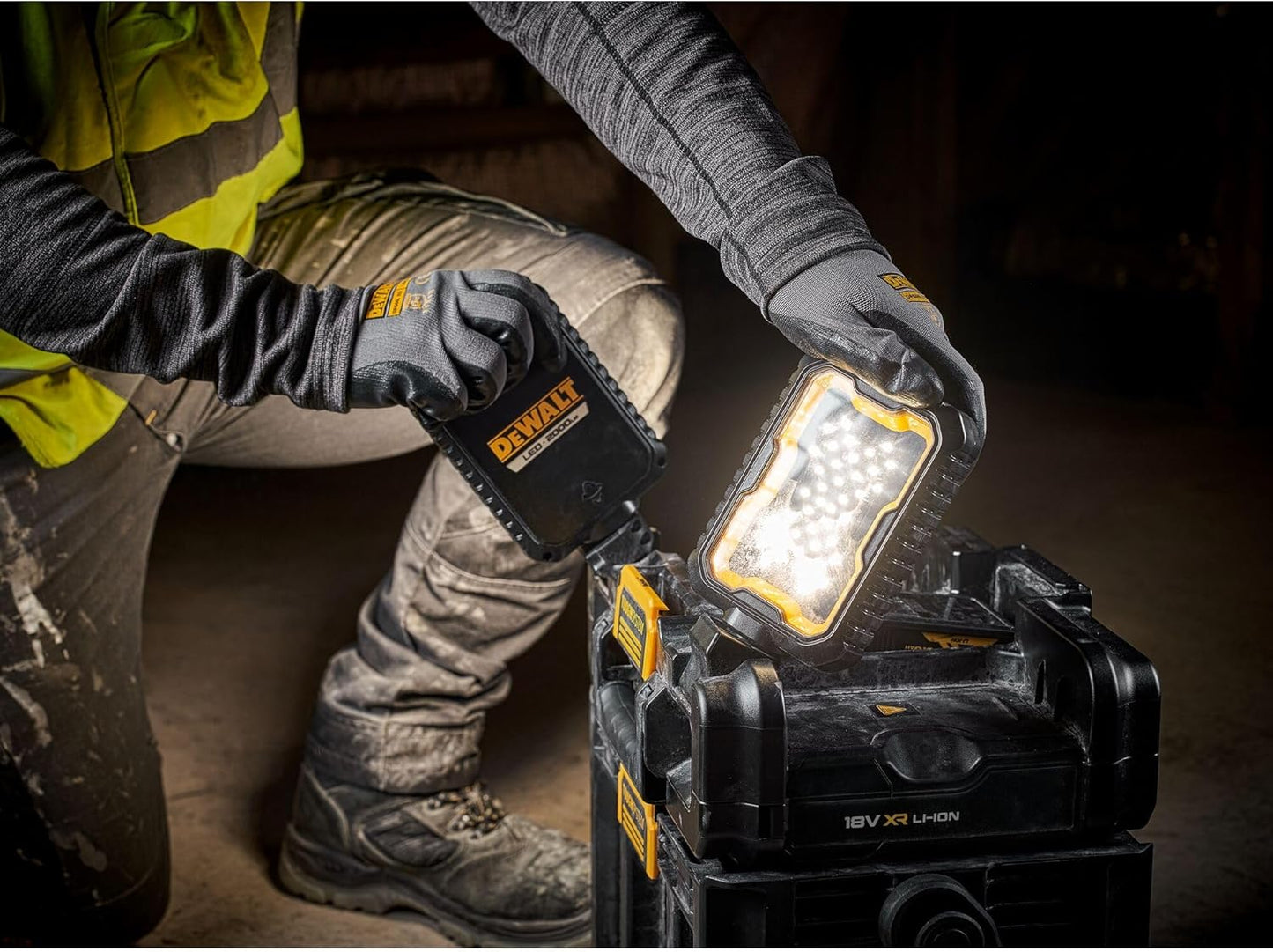 Caixa amb llum 2 en 1 TOUGHSYSTEM 2.0 Dewalt DWST08061