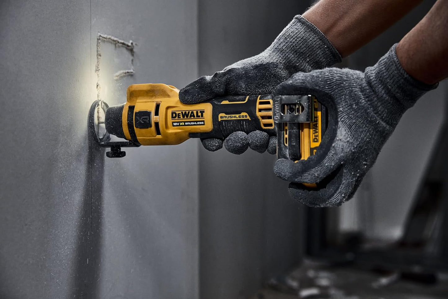 Serra per tallar guix Dewalt DCE555N-XJ 18V XR