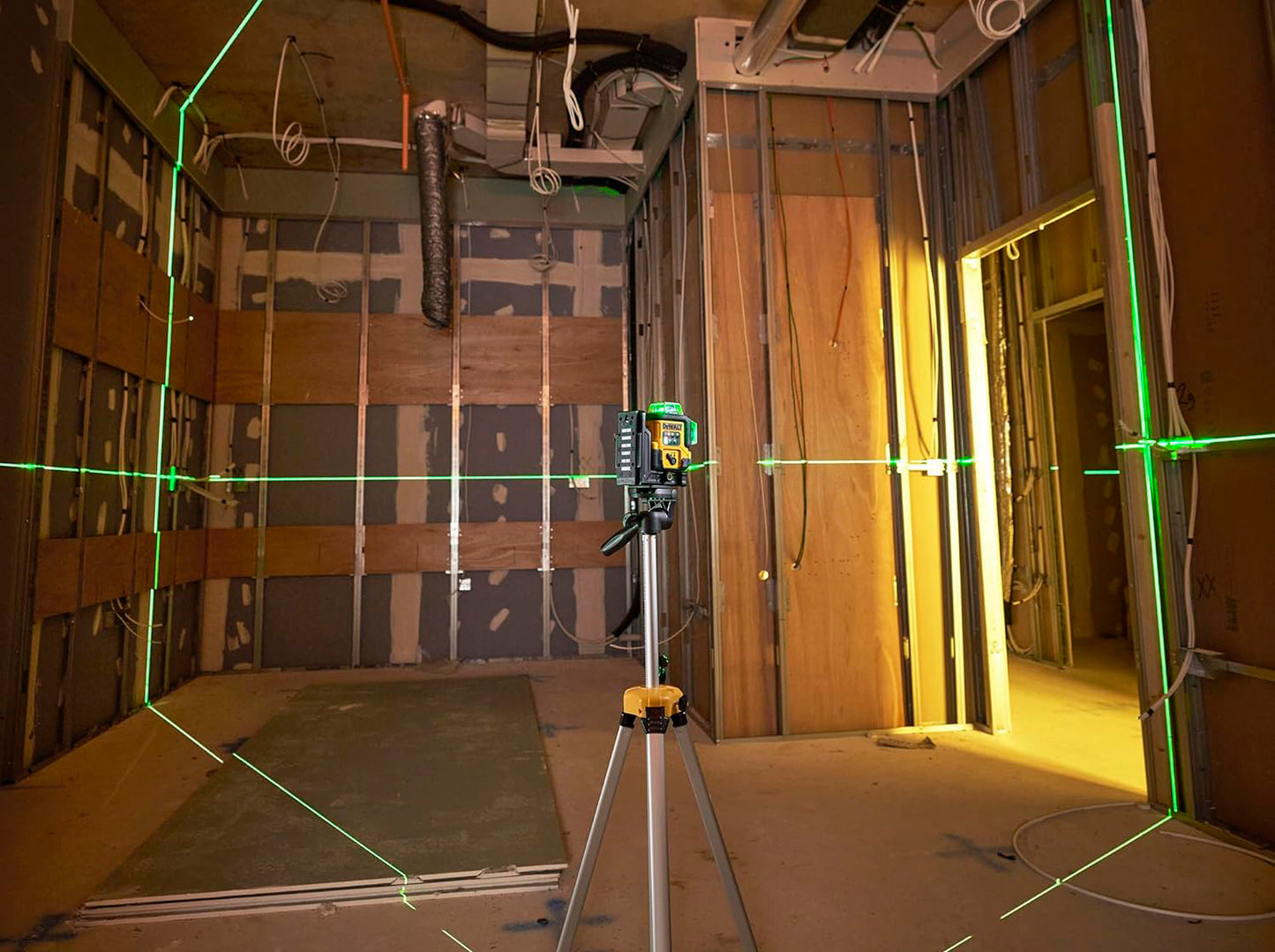 Nivell làser autonivellant USB-C Verd de 3 línies 360º Dewalt DCLE14361GB