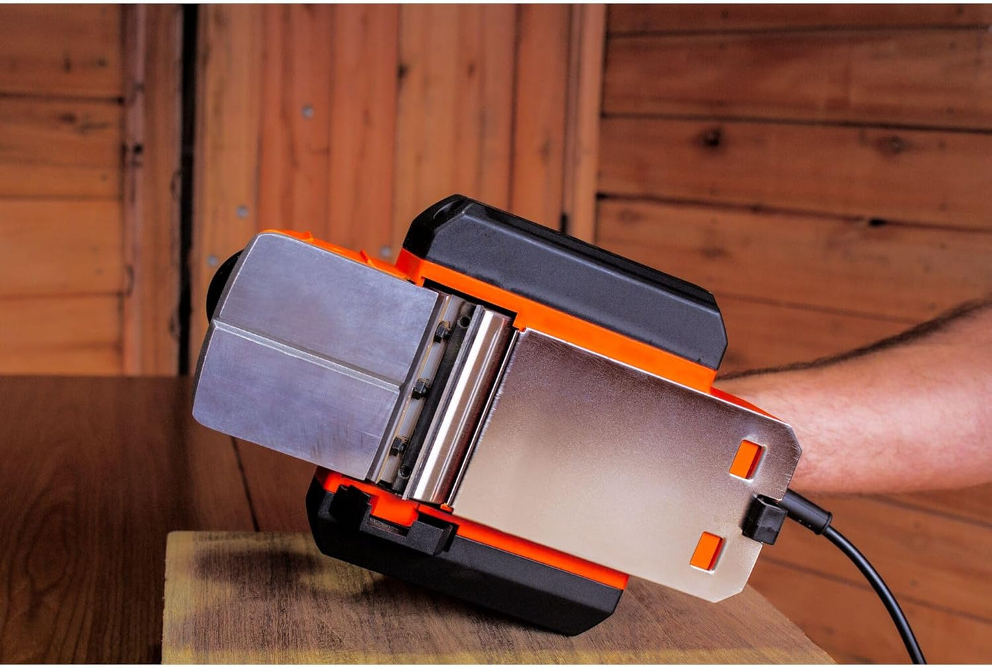 Raspall elèctric 710W Black+Decker BEW712-QS