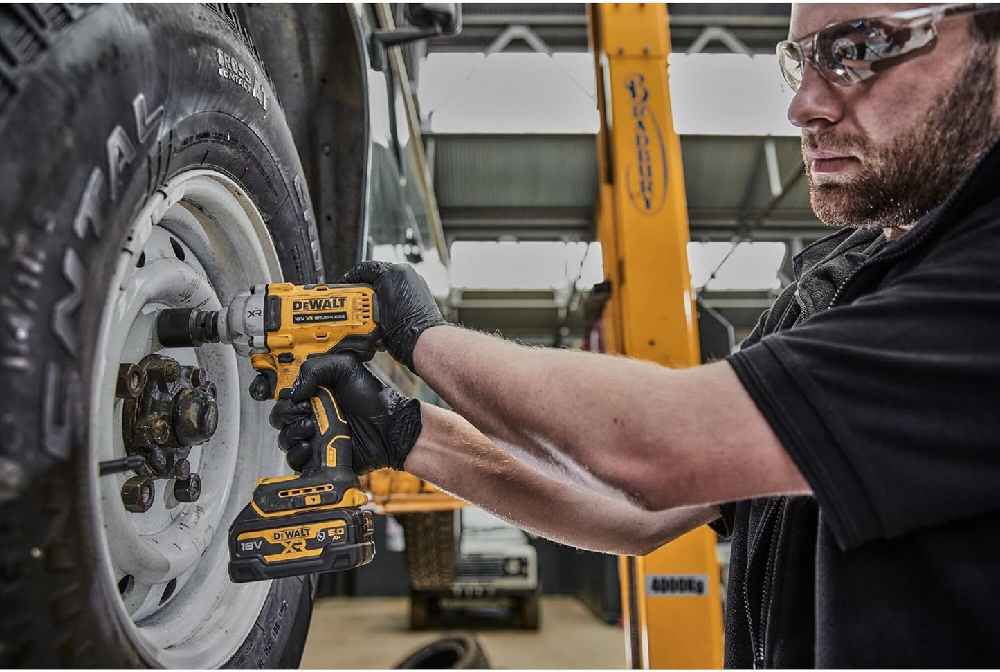Clau d’impacte sense escombretes XR 18V 1/2 813Nm amb maletí Dewalt DCF891NT