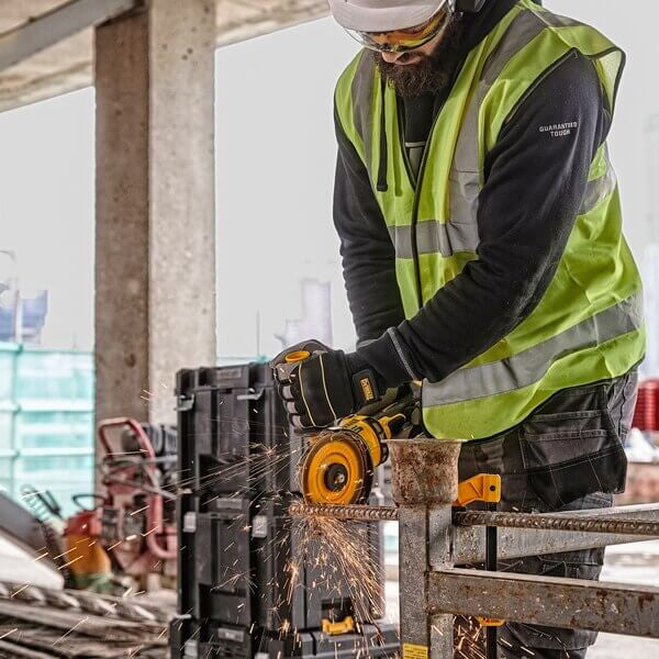Mini esmoladora sense escombretes XR FLEXVOLT 54V/18V 125mm amb 2 bateries de 6Ah i maletí Dewalt DCG418T2