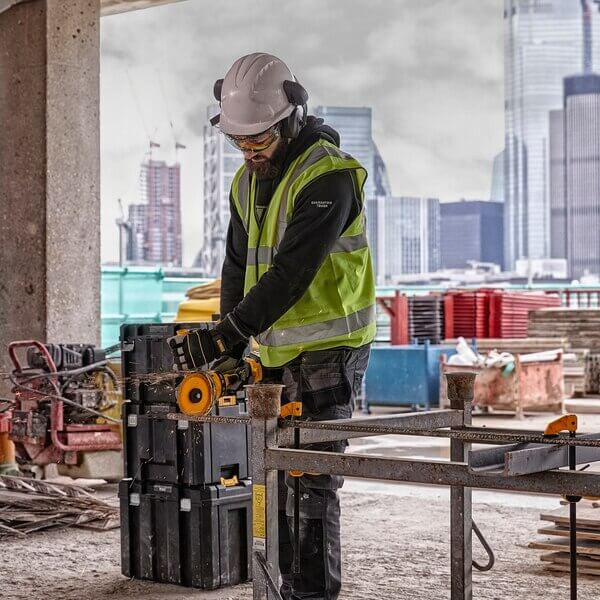 Mini esmoladora sense escombretes XR FLEXVOLT 54V/18V 125mm amb 2 bateries de 6Ah i maletí Dewalt DCG418T2