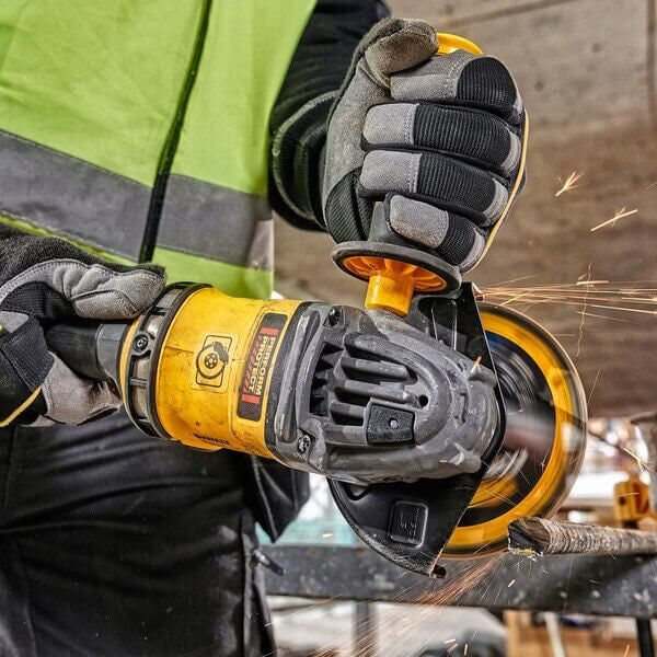Mini esmoladora sense escombretes XR FLEXVOLT 54V/18V 125mm amb 2 bateries de 6Ah i maletí Dewalt DCG418T2