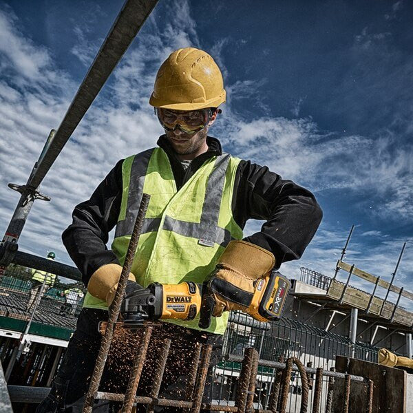 Mini esmoladora sense escombretes XR FLEXVOLT 54V/18V 125mm amb 2 bateries de 6Ah i maletí Dewalt DCG418T2
