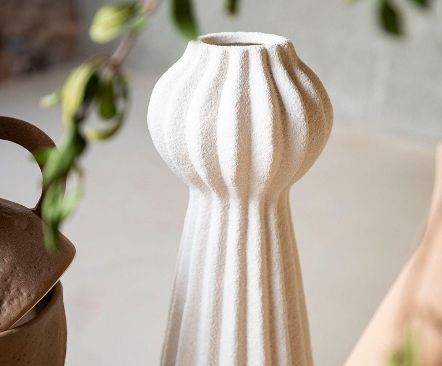 Gerro decoratiu de gres Kaduna blanc 30cm Andrea House