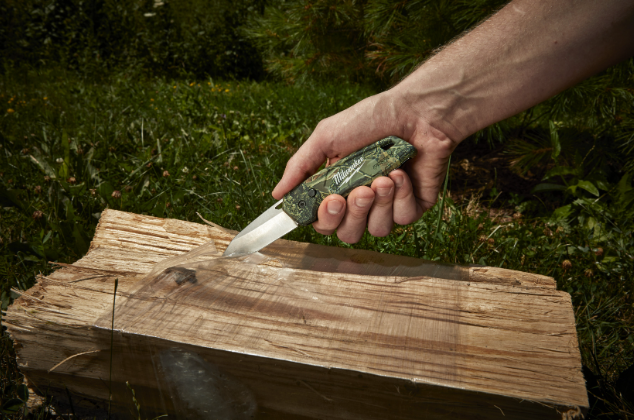 Navalla de fulla afilada amb camuflatge FASTBACK Milwaukee
