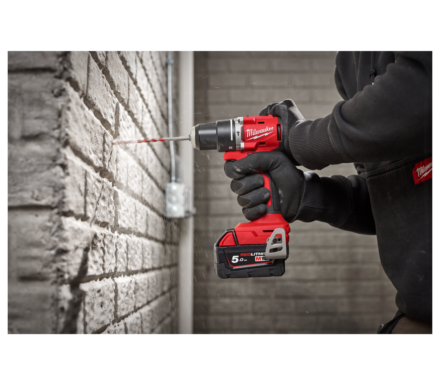 Trepant percutor compacte M18 + 2 bateries de 2Ah + carregador + maletí Milwaukee M18 BLPDRC-202C