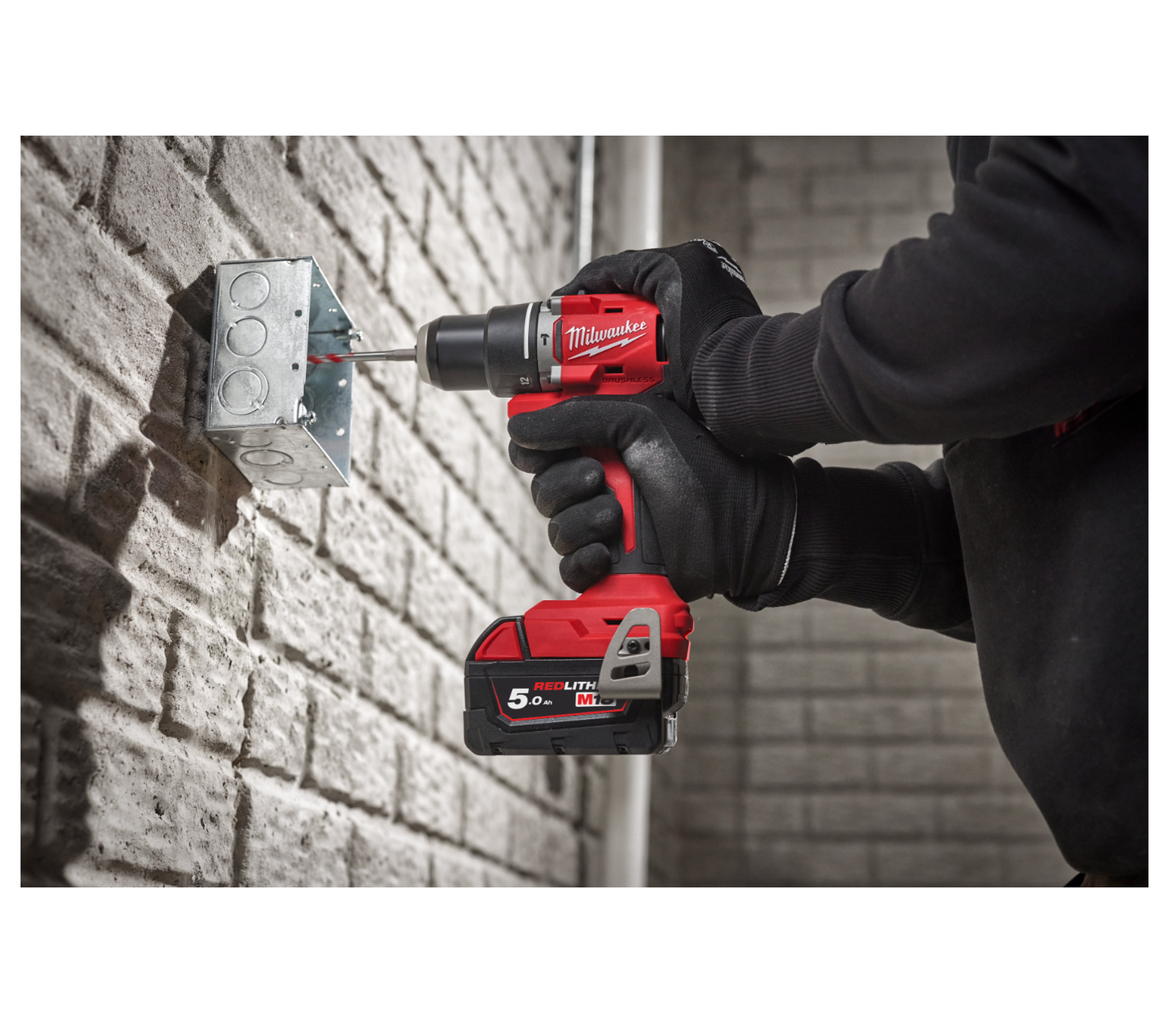 Trepant percutor compacte M18 + 2 bateries de 2Ah + carregador + maletí Milwaukee M18 BLPDRC-202C
