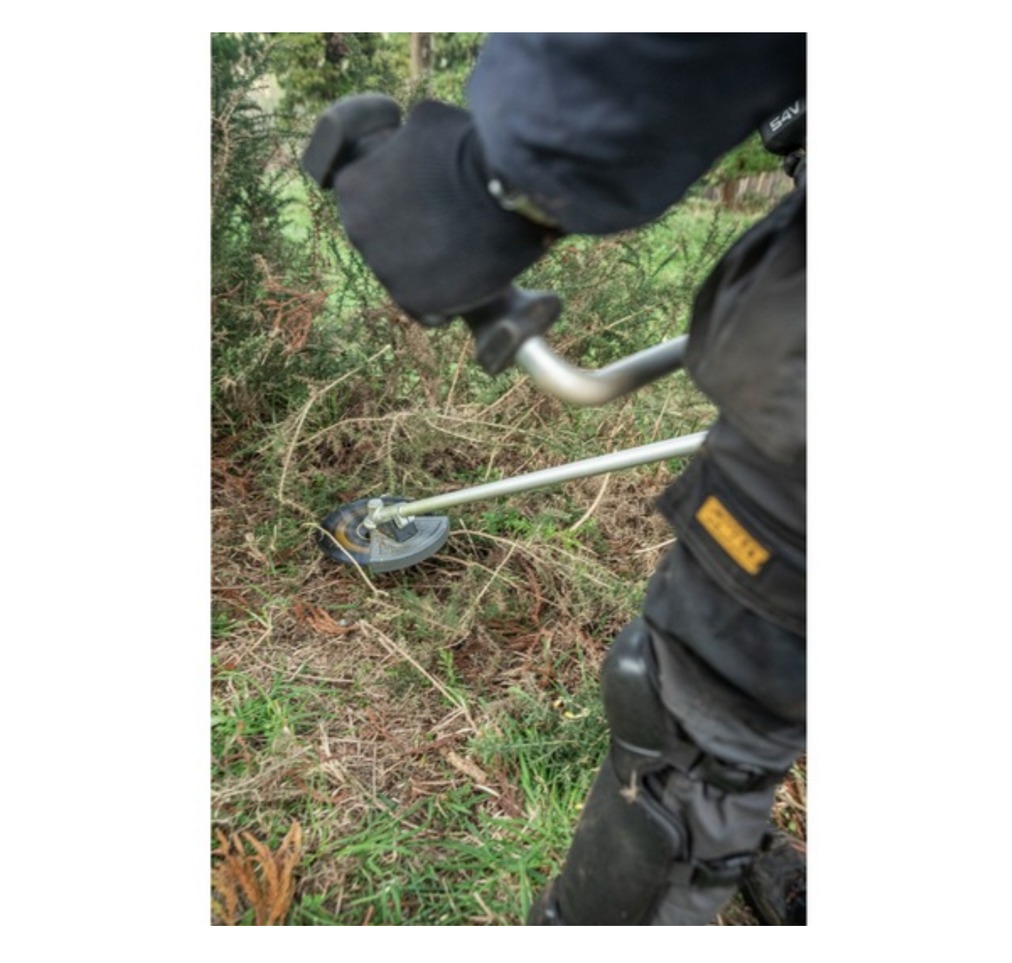 Desbrossadora forestal FLEXVOLT 54V 25 cm amb mànec «U» Dewalt DCMBC723N