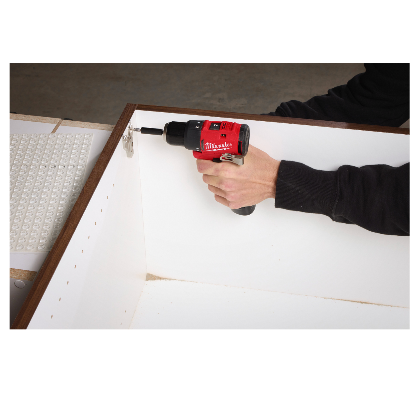 Trepant percutor subcompacte M12 + Bateria de 2 Ah + Carregador + Maletí Milwaukee M12 BLPDRC-202C