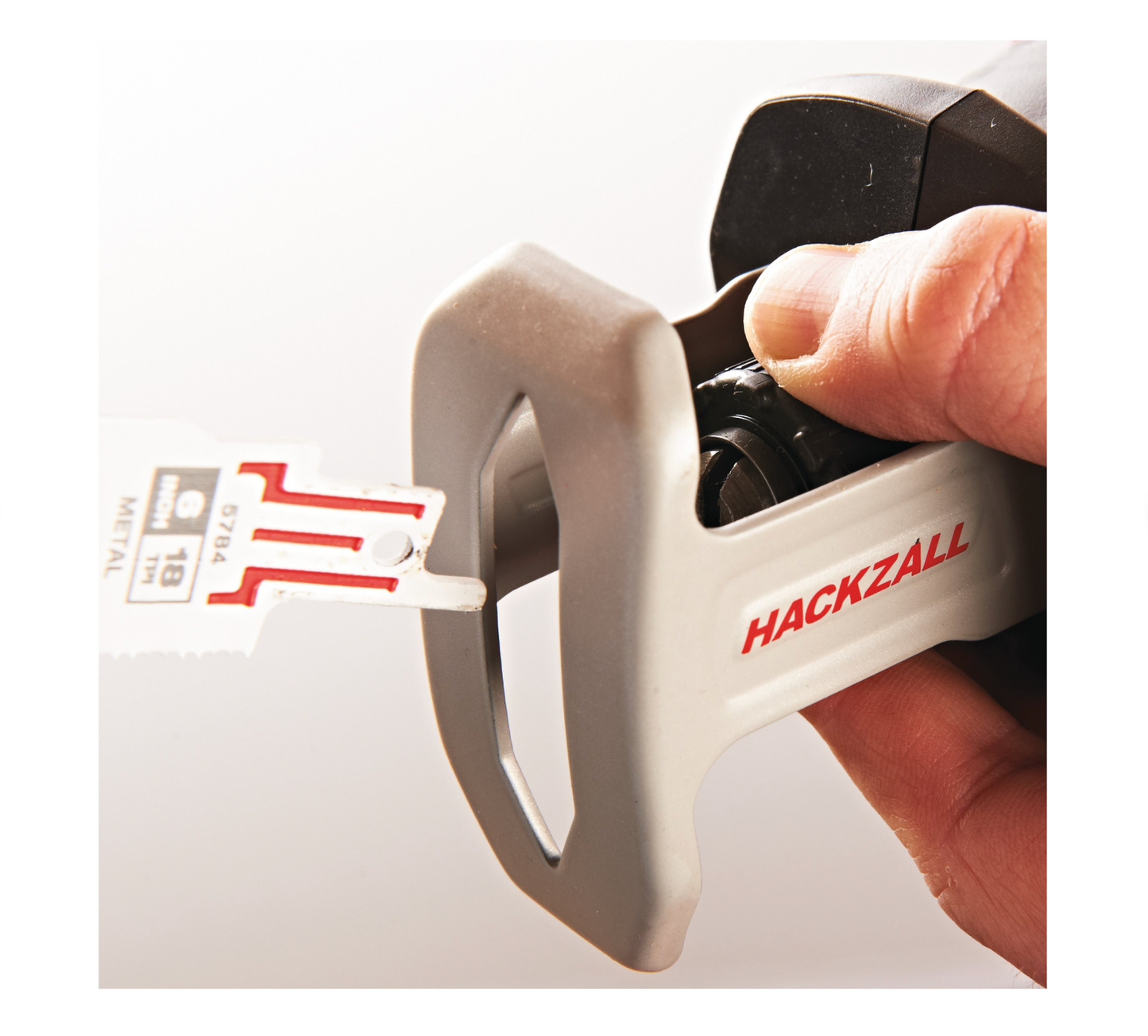Serra de sabre M18 amb 2 bateries de 4 Ah + carregador + bossa Milwaukee C18 HZ-402B