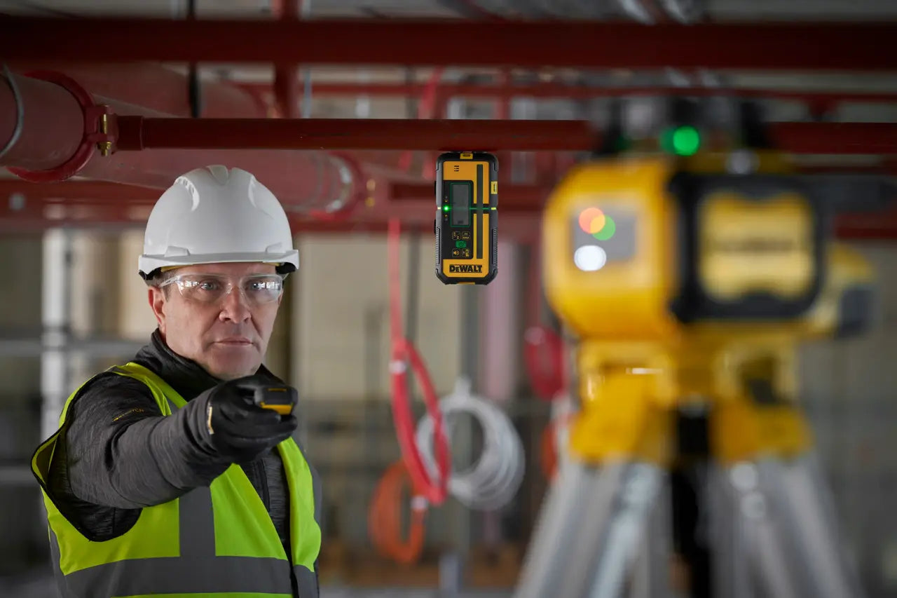 Kit de nivell làser rotatiu autonivellant verd USB-C de 600 m amb detector Dewalt DCLE15221G