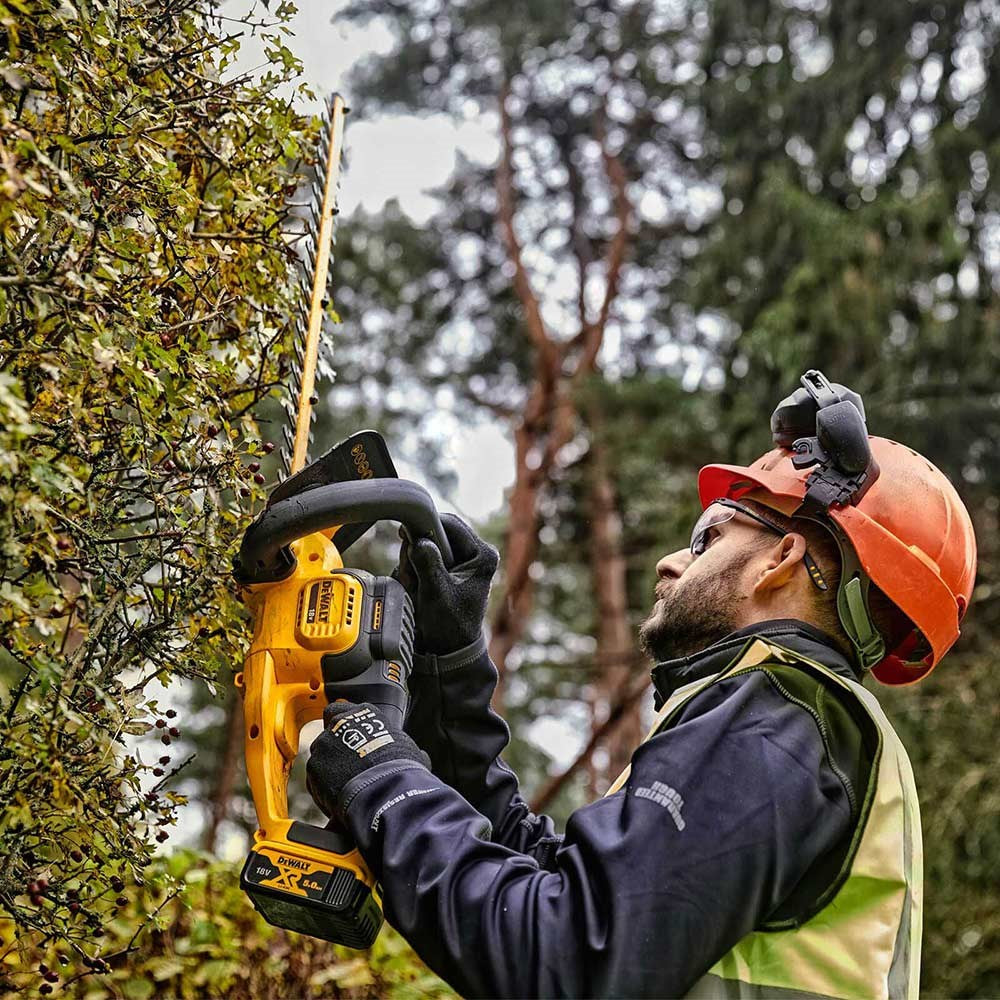 Set combinat: tallabardisses DCMHT563 + desbrossadora DCMST561 + 2 bateries de 5ah 18V + carregador Dewalt DCMST561HT