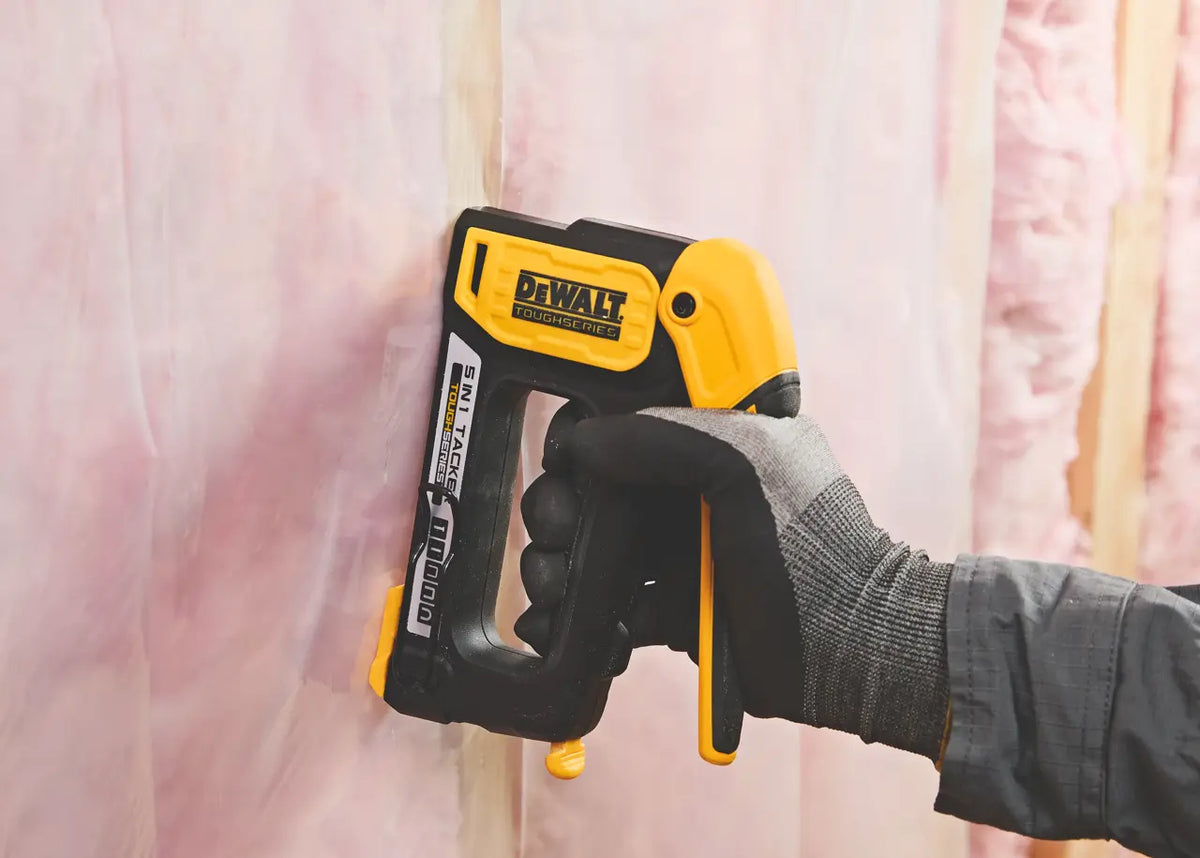 Grapadora 5 en 1 de fibra de carbono DeWalt DWHT70510-0