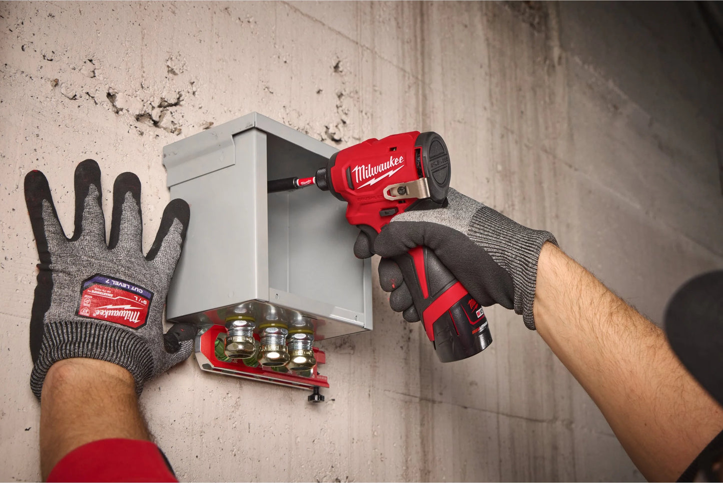 Tornavís d’impacte subcompacte M12 de 1/4" hexagonal i 124Nm Milwaukee M12 BLIDRC-0