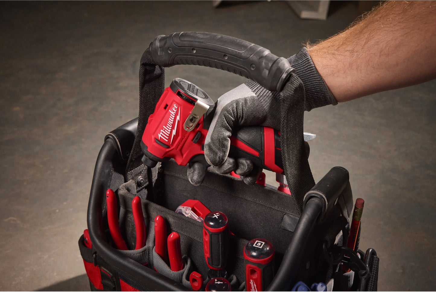 Tornavís d’impacte subcompacte M12 de 1/4" hexagonal i 124Nm Milwaukee M12 BLIDRC-0