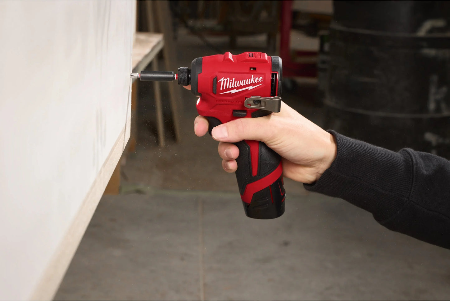 Tornavís d’impacte subcompacte M12 de 1/4" hexagonal i 124Nm Milwaukee M12 BLIDRC-0