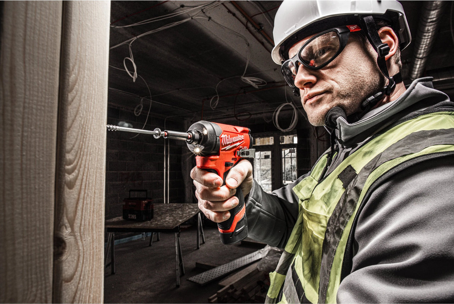 Powerpack trepant d’impacte + tornavís d’impacte + 2 bateries de 4,0 Ah + carregador + maletí Milwaukee M12 FPP2A2-402X